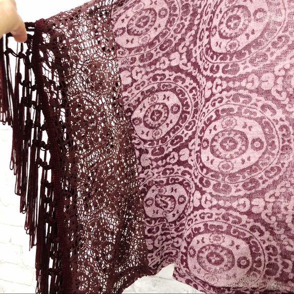 HOLLISTER Bohemian Burgundy Shawl Poncho Cardigan with Fringe Detail Size XS/S - Picture 7 of 11